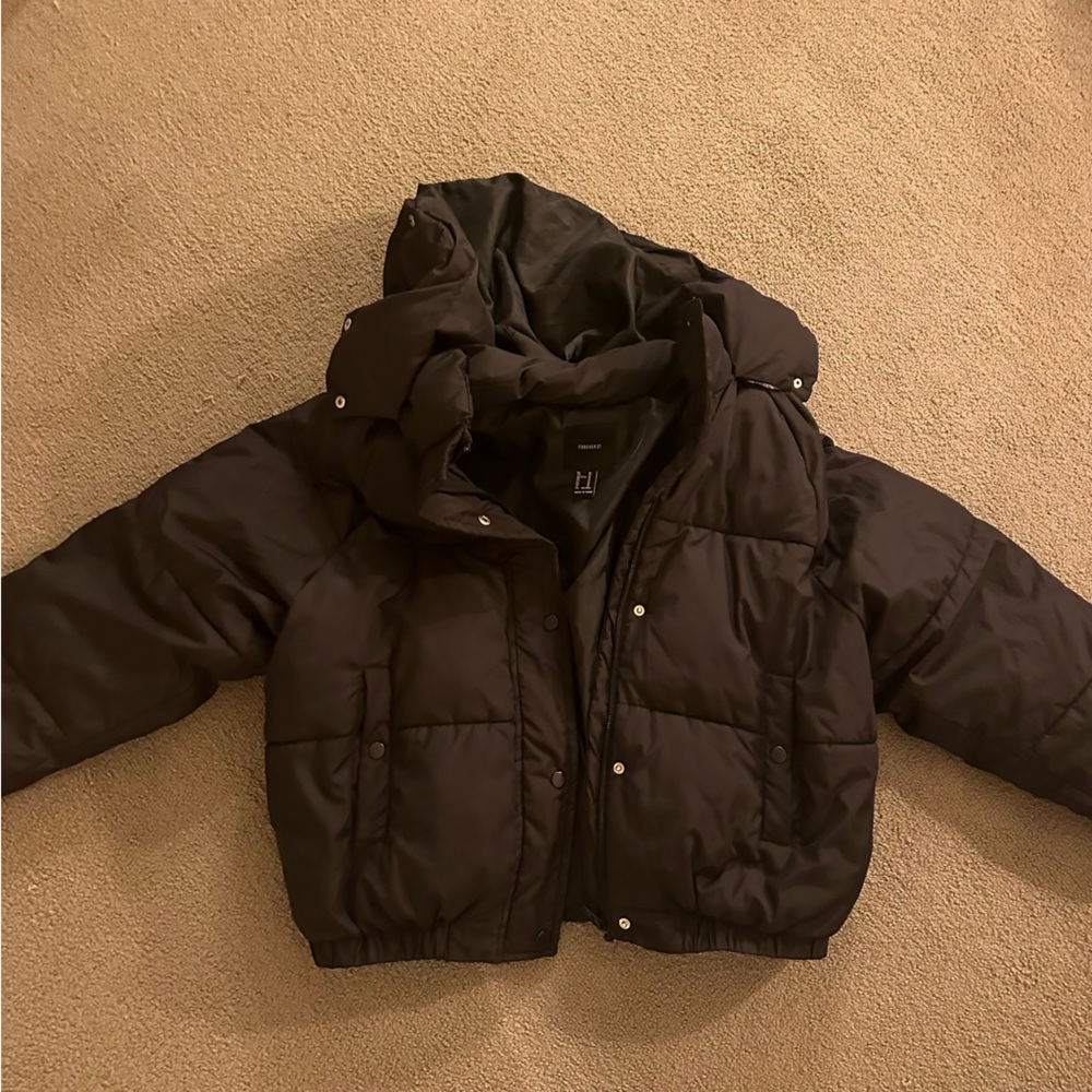 Forever 21 cropped black puffer